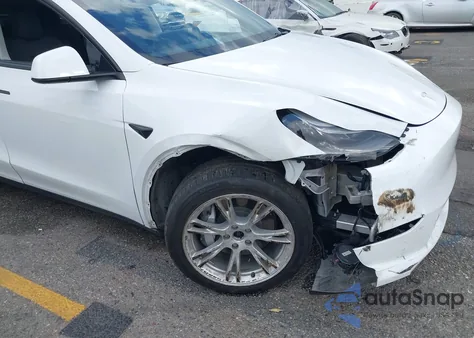 2023 Tesla Model Y Awd/Long Range Dual Motor All-Wheel Drive из США, поврежденный, VIN 7SAYGAEE2PF763662